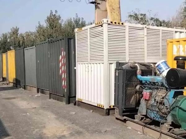 贵州200KW柴油发电机机组每小时油耗是多少？